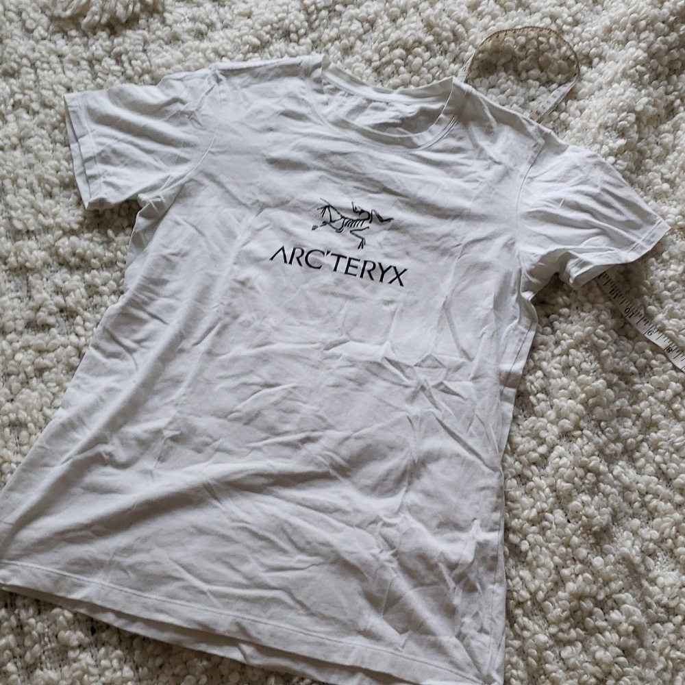 Arc'teryx women's white logo tee small